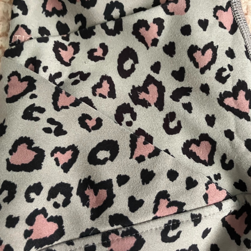 Evolution and Creation Gray and pink Leopard Print Leggings - Picture 2 of 8